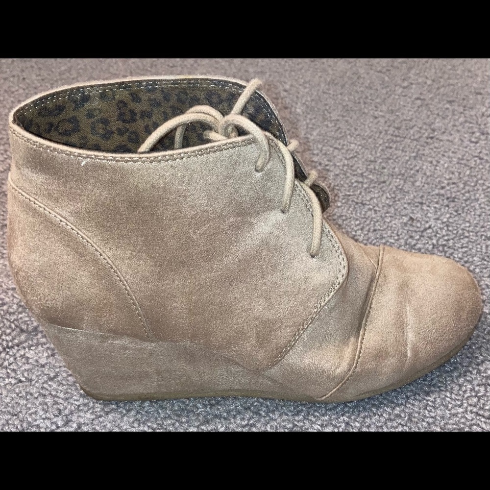 City Classified Rex Women's Lace Up Faux Leather Ankle Wedge Boots